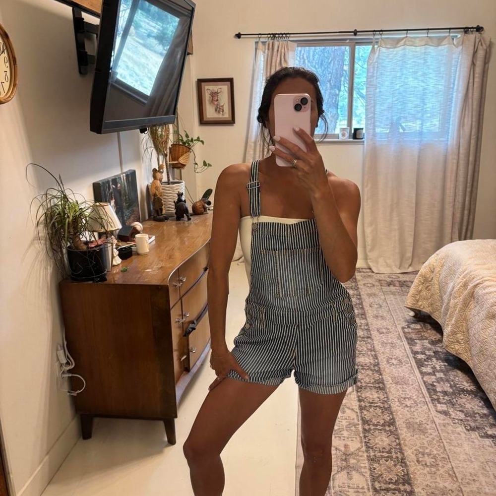No Boundaries Hickory Stripe Denim Shortalls Blue White Relaxed Fit Small 3-5